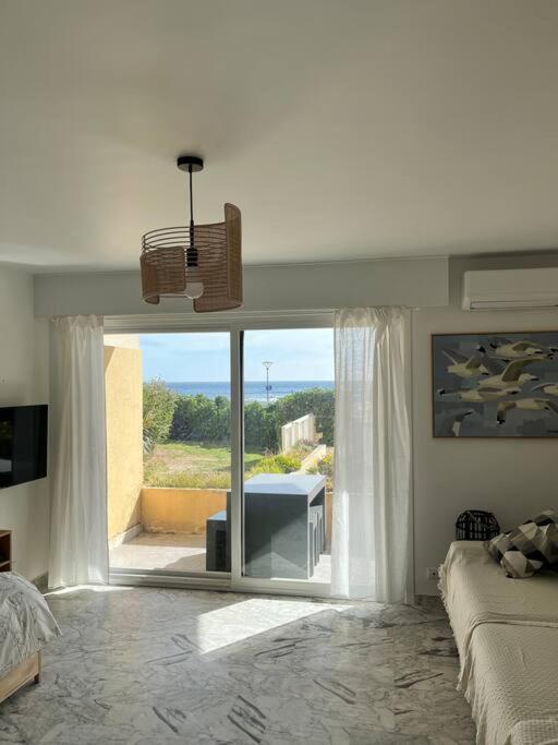 Studio Cosy Avec Terrasse Sur La Plage La Seyne-sur-Mer Exterior photo