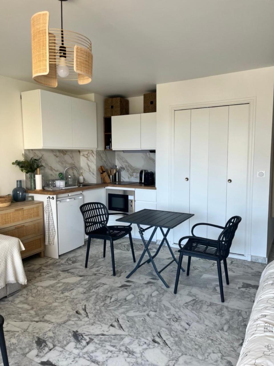 Studio Cosy Avec Terrasse Sur La Plage La Seyne-sur-Mer Exterior photo
